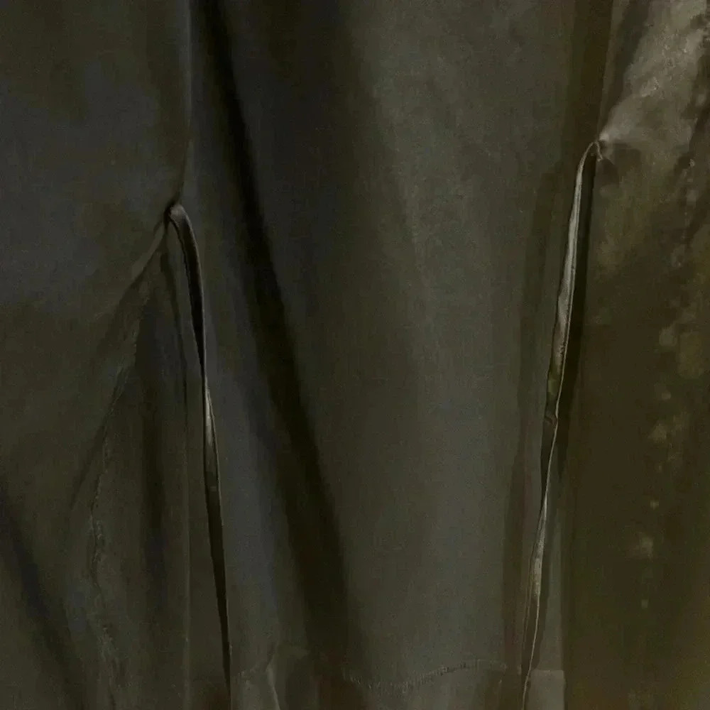 ❤️2/$30❤️[XS]Victoria  Secret Knee Length Vintage Black Satin Robe - Picture 5 of 8